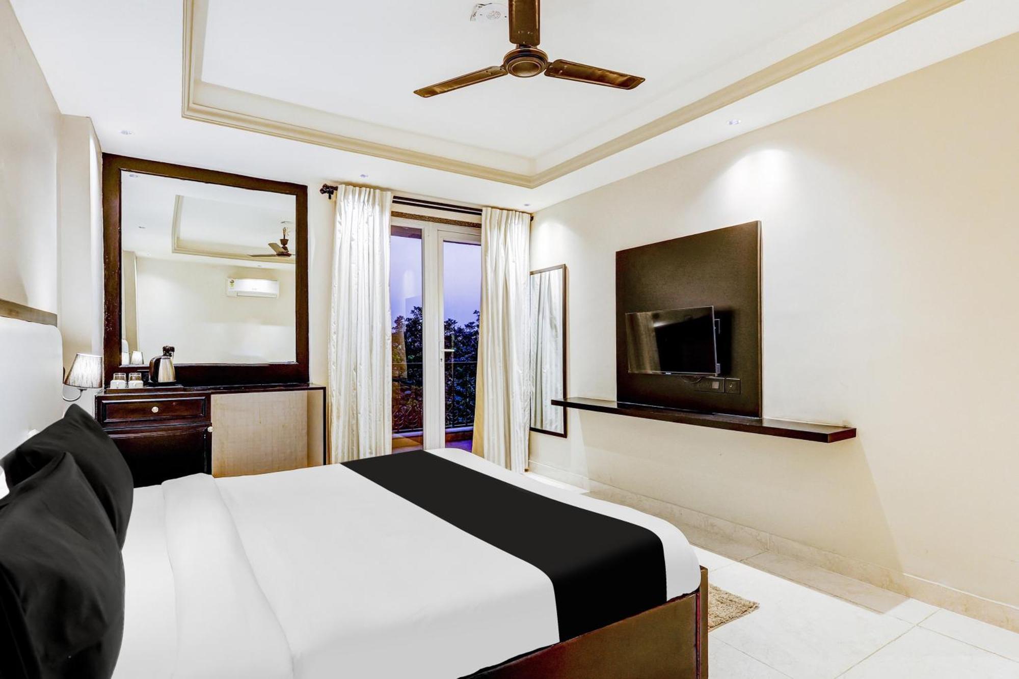 Готель Super Townhouse Oak Udyog Vihar Ґурґаон Екстер'єр фото